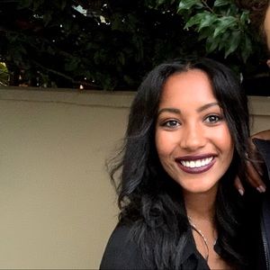 Meet your Posher, Abigail